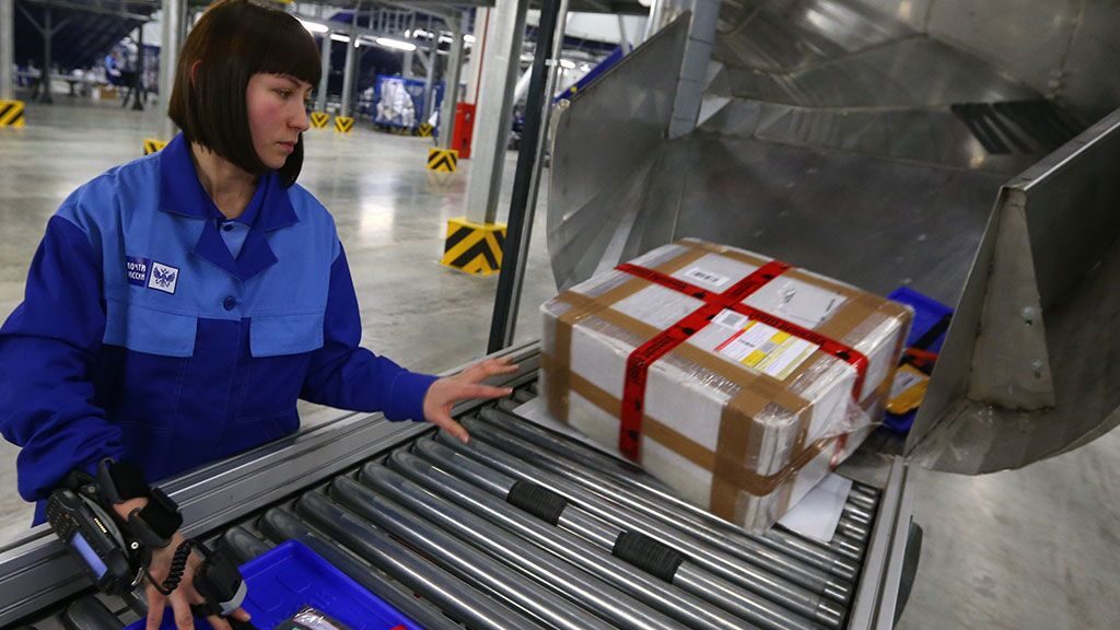 К авиаперевозке не принимаются и задерживаются на досмотре